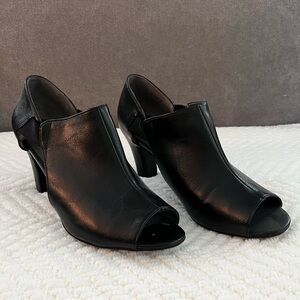 Life Stride Peep Toe Heels